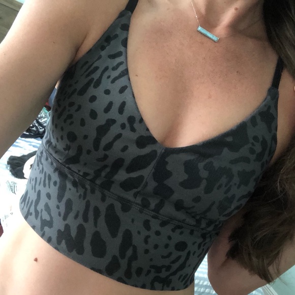 Lululemon Solo Leopard Sports Bra Size 8 - Picture 1 of 6